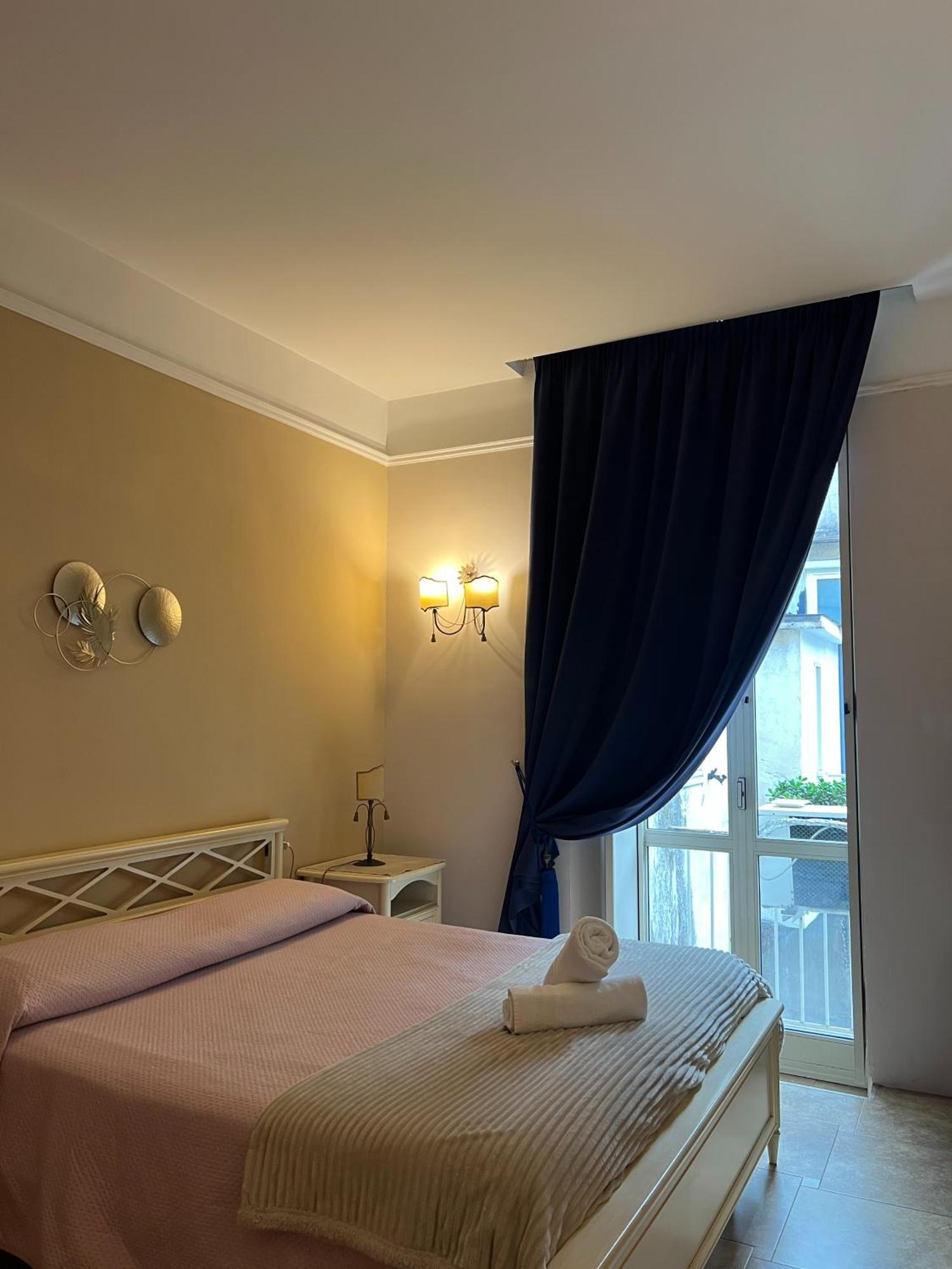 B&B La Dimora Di Nettuno Nápoles Exterior foto